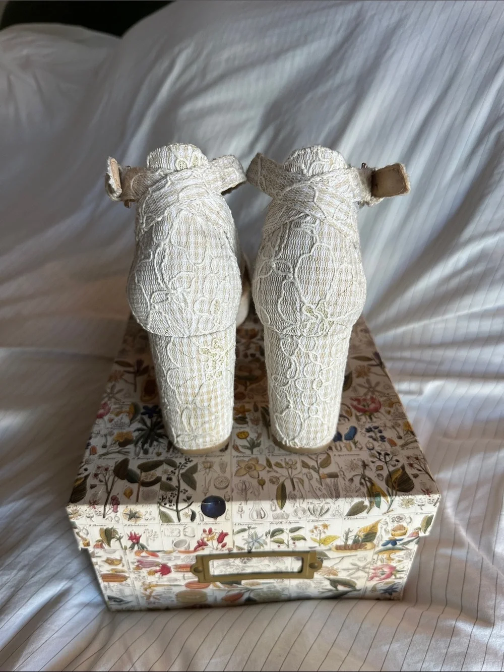 CL by Laundry Cream Lace Platform Block Heel Sandals